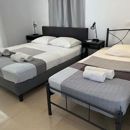 Evridiki In Paros * ナウサ